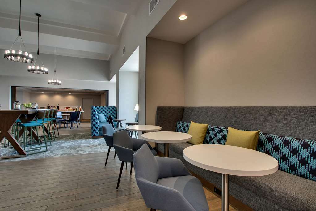 Hampton Inn & Suites By Hilton Southport Interior photo